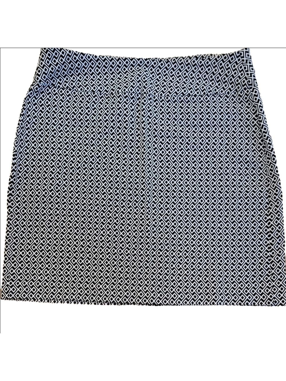 Lulu B Black and White Geometric Print Mini Skirt